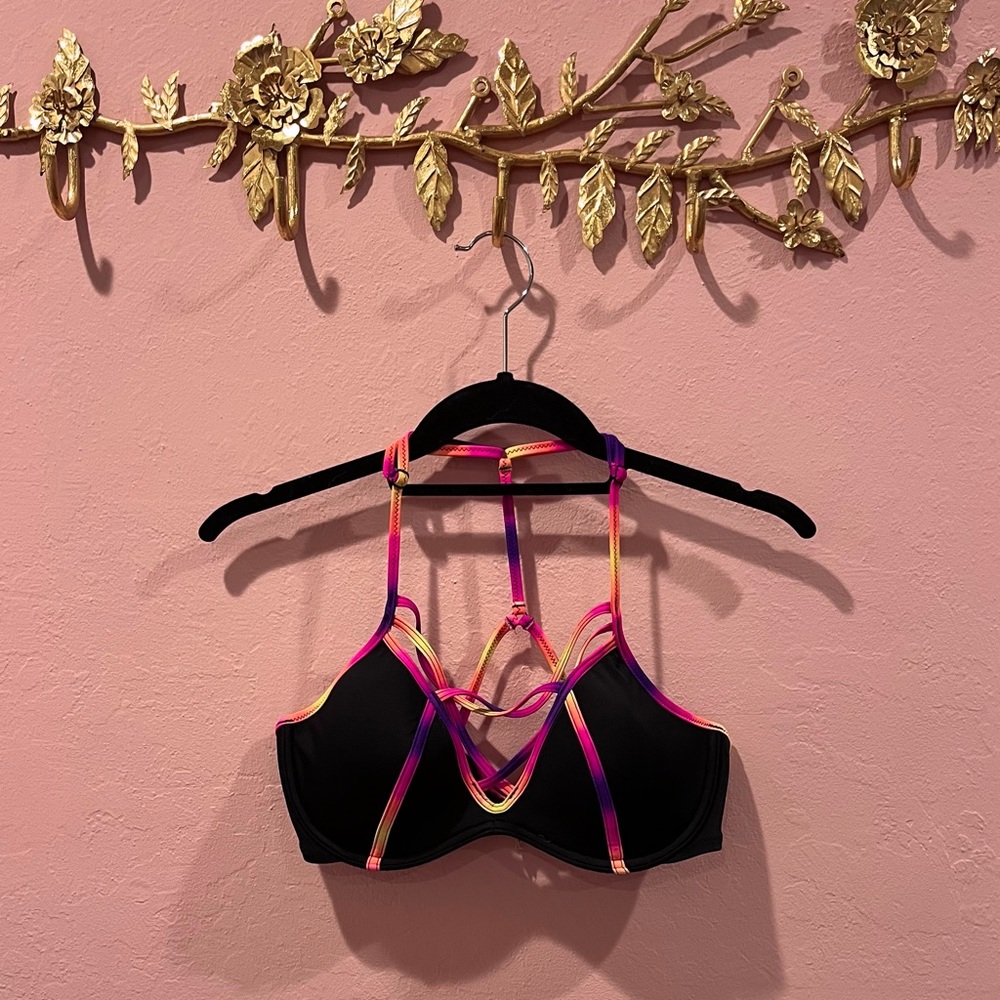 VS Strappy Bikini Top